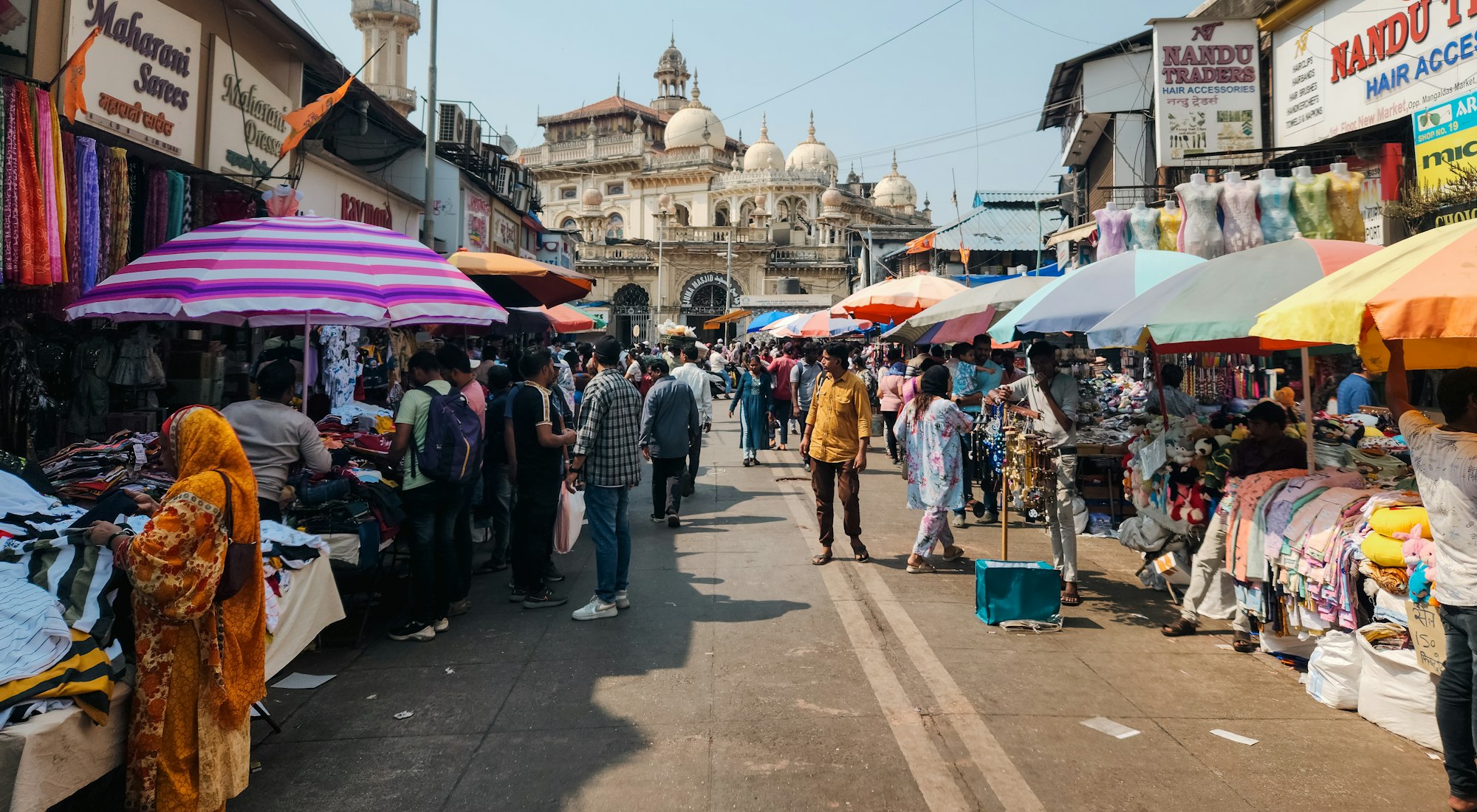 See Mumbai through local eyes