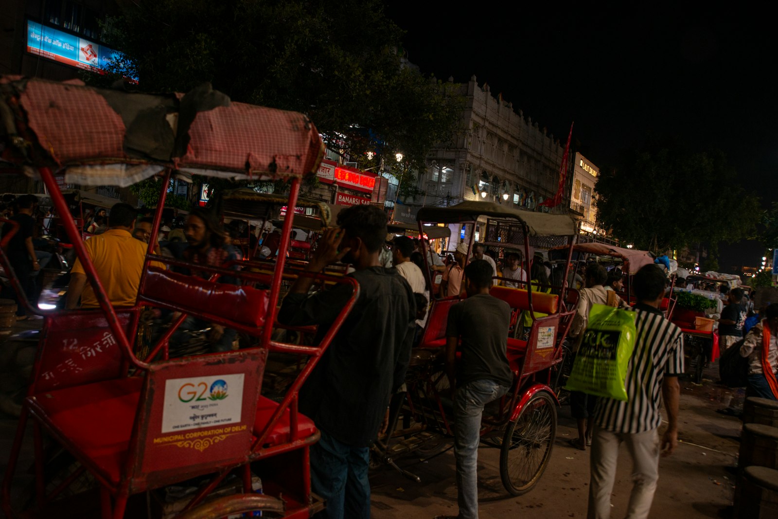 Local Trains & Dabbawalas Tour