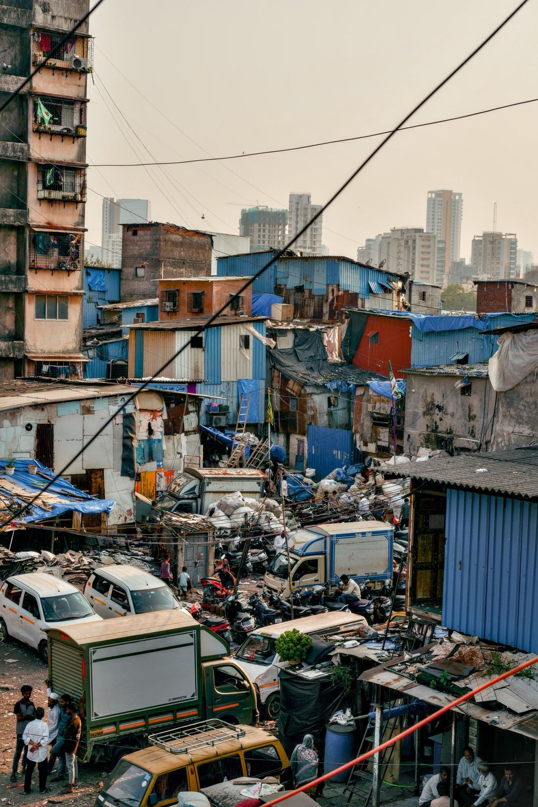 Dharavi and the towers of Mumbai behind it