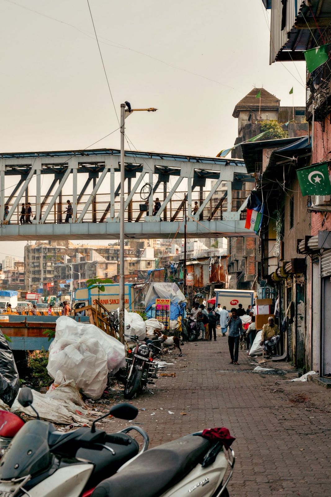 A Dharavi street by the bridge
