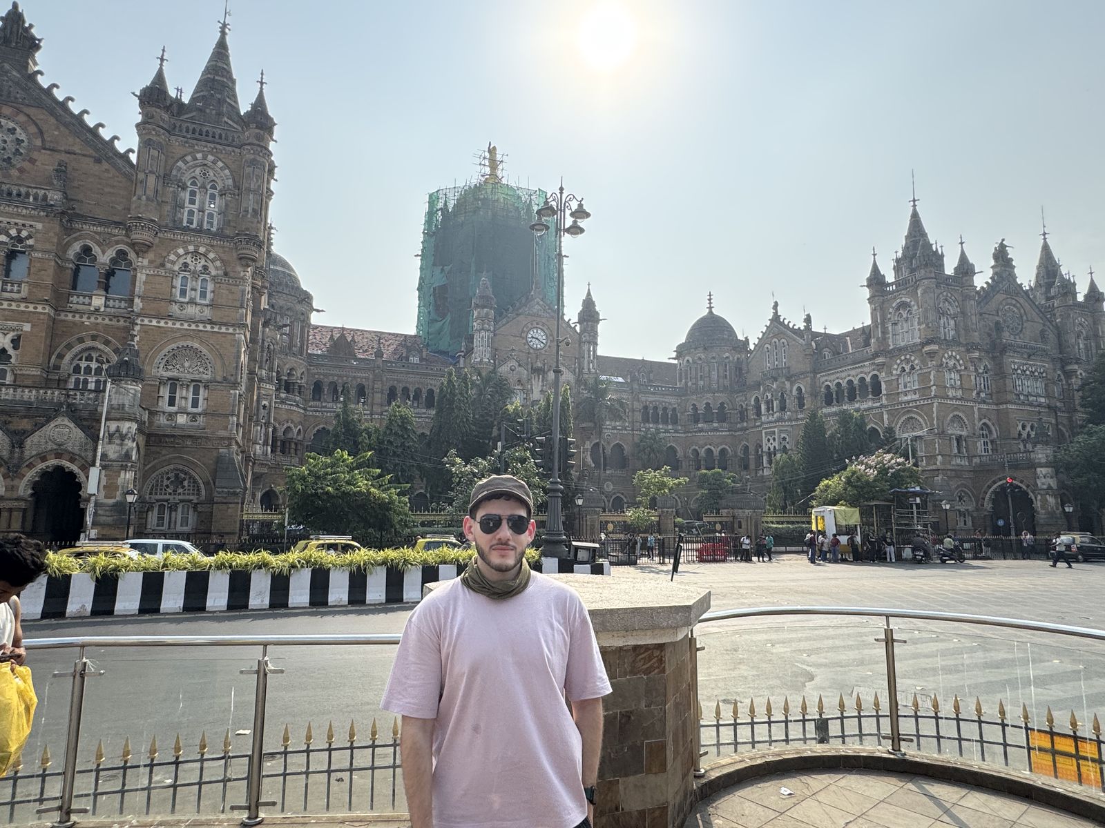 Mumbai City Sightseeing Tour with a Local Train Ride